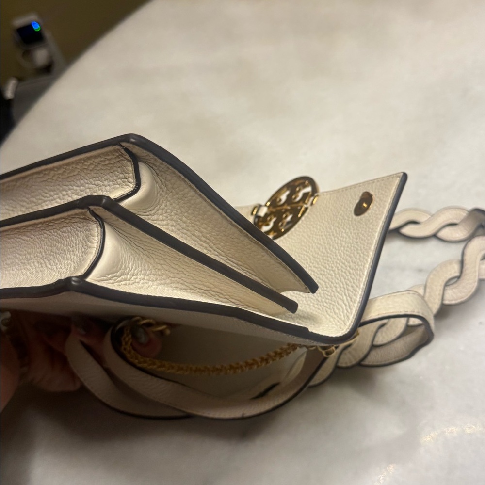 Tory Burch Cream Shoulder Bag with Gold Accents - Picture 9 of 11